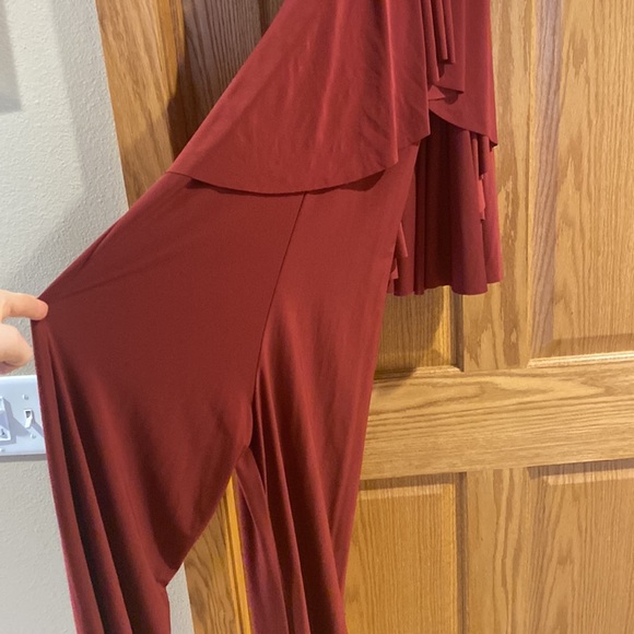 Deep red pant suit - Picture 3 of 6